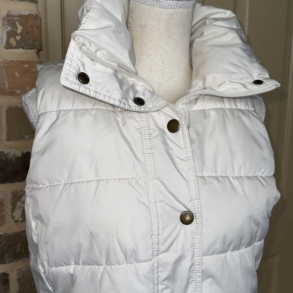 Old Navy Sea Salt White Frost Free Puffer Vest Fleece Lined Full Zip Snap Front - Picture 3 of 12
